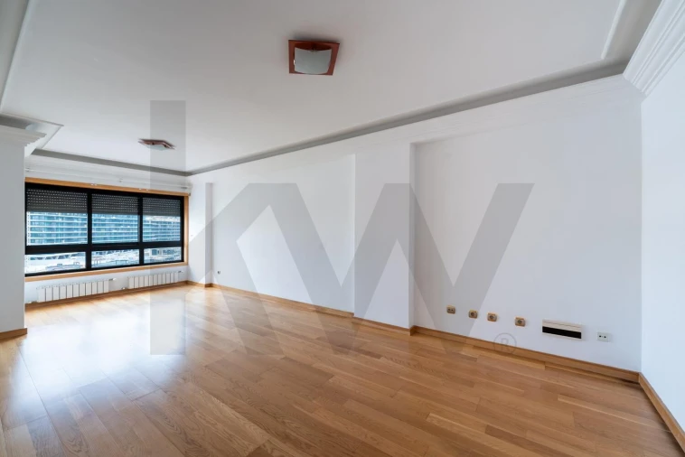 Apartamento T2 para Arrendamento em Lumiar Foto 2