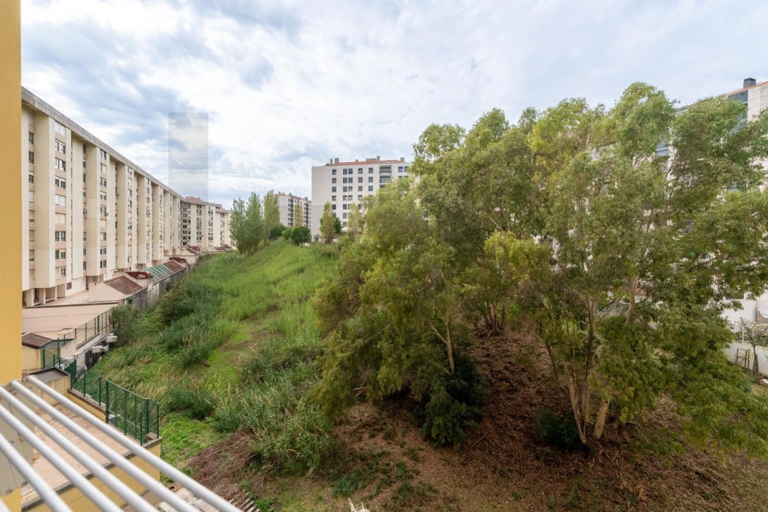 Apartamento T2 para Arrendamento em Lumiar Foto 13