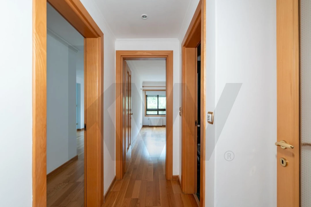 Apartamento T2 para Arrendamento em Lumiar Foto 10