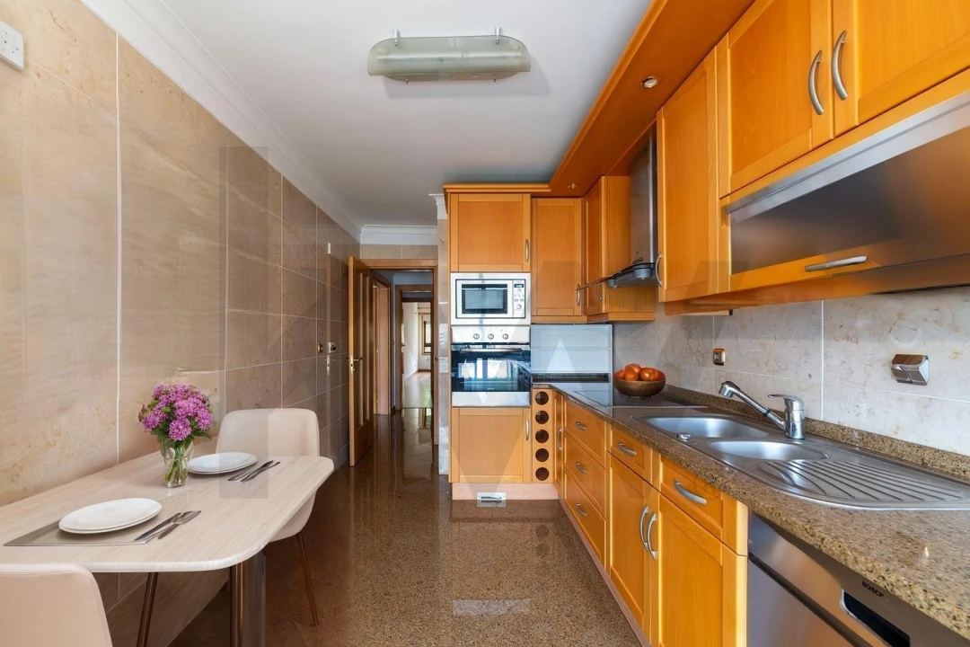 Apartamento T2 para Arrendamento em Lumiar Foto 5