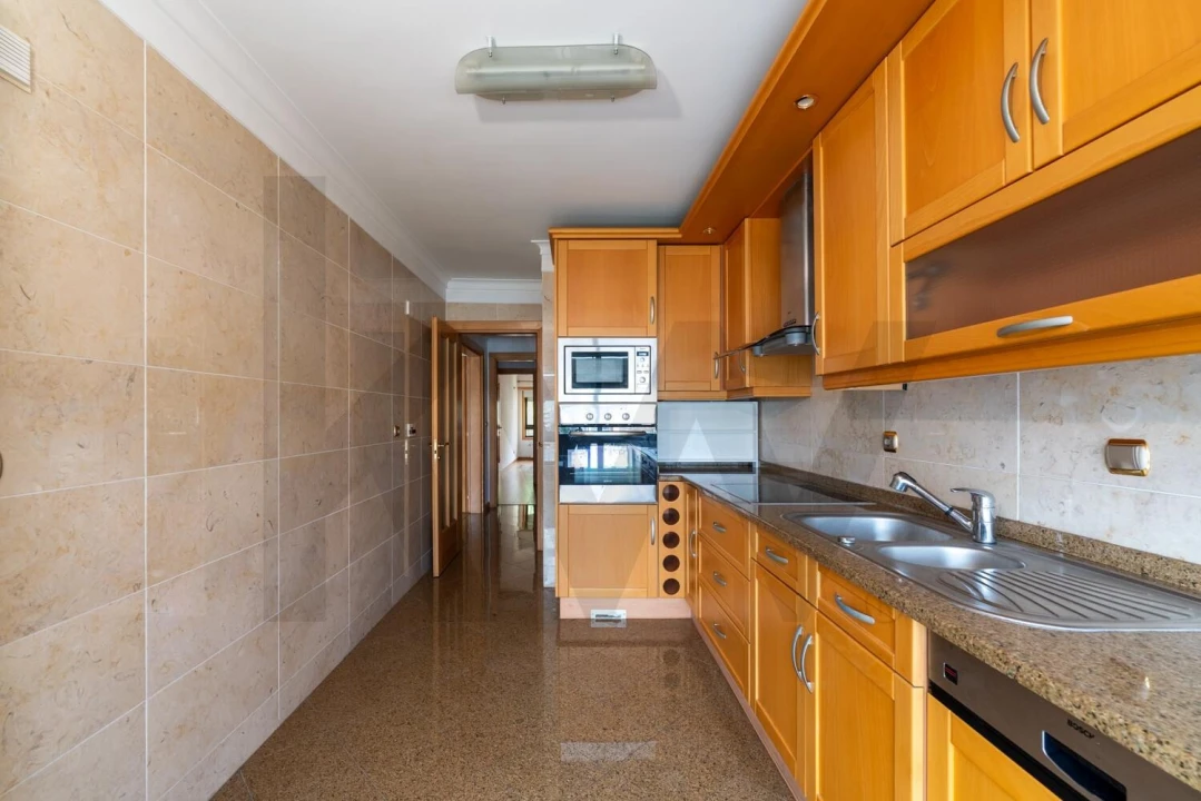 Apartamento T2 para Arrendamento em Lumiar Foto 6