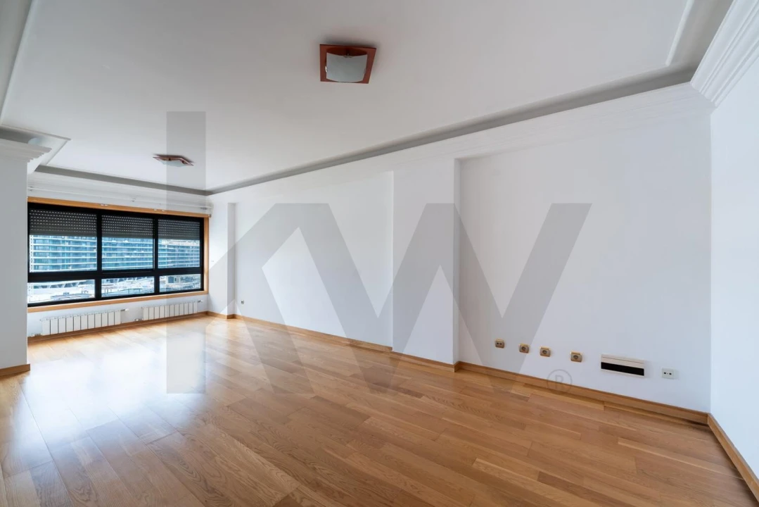 Apartamento T2 para Arrendamento em Lumiar Foto 2