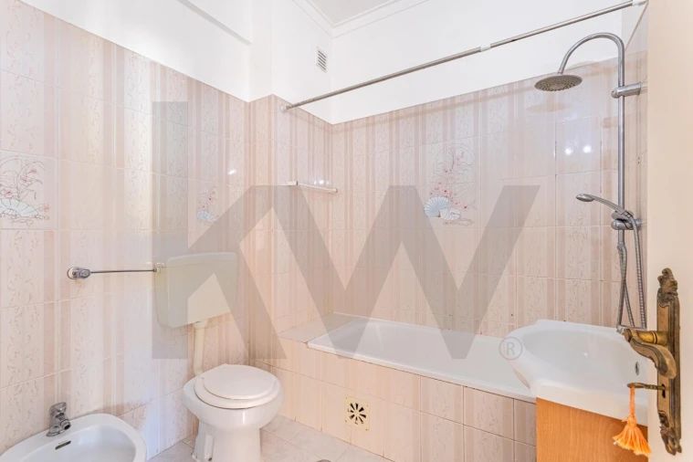 Apartamento T2 para Venda em Quinta do Conde Foto 2