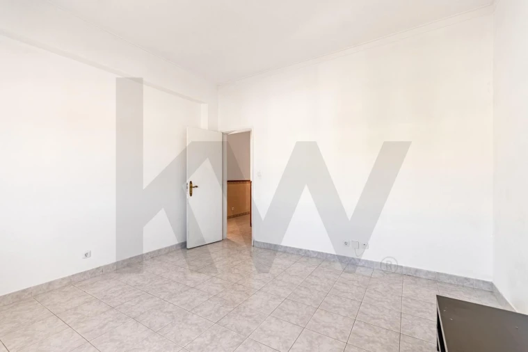 Apartamento T2 para Venda em Quinta do Conde Foto 11