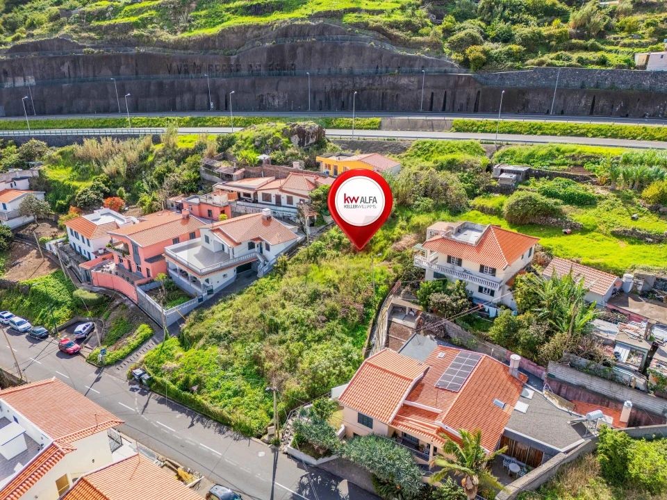 Terreno para Venda em Machico Foto 2