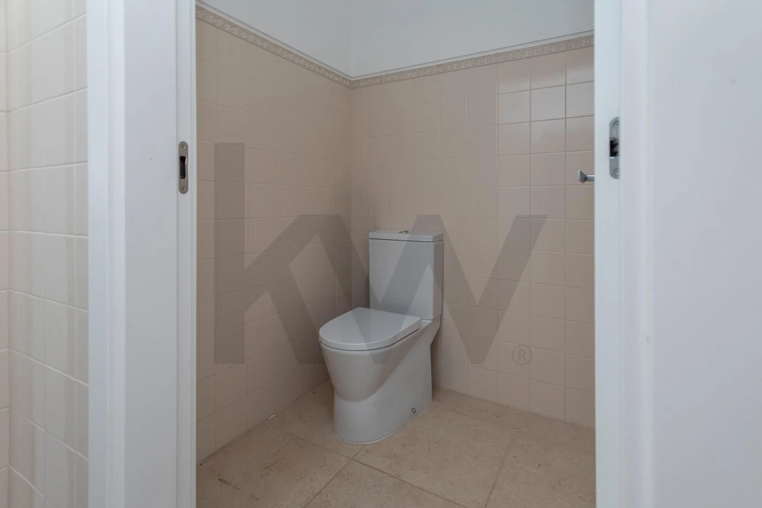 Loja para Venda em Carnaxide e Queijas Foto 14