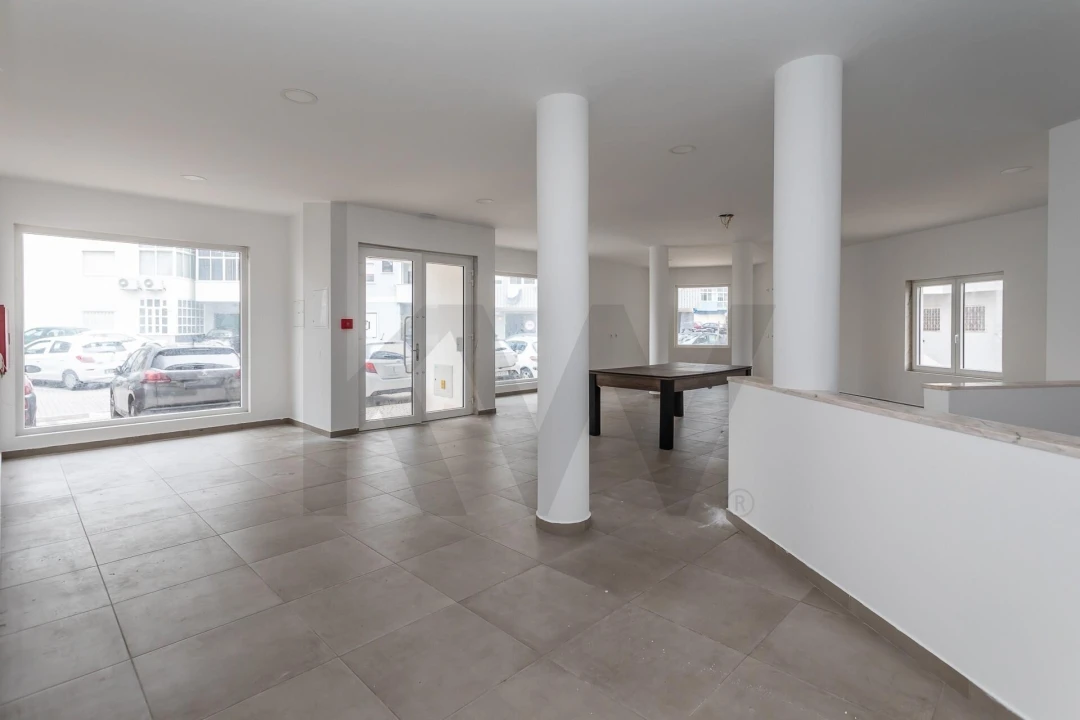 Loja para Venda em Carnaxide e Queijas Foto 7