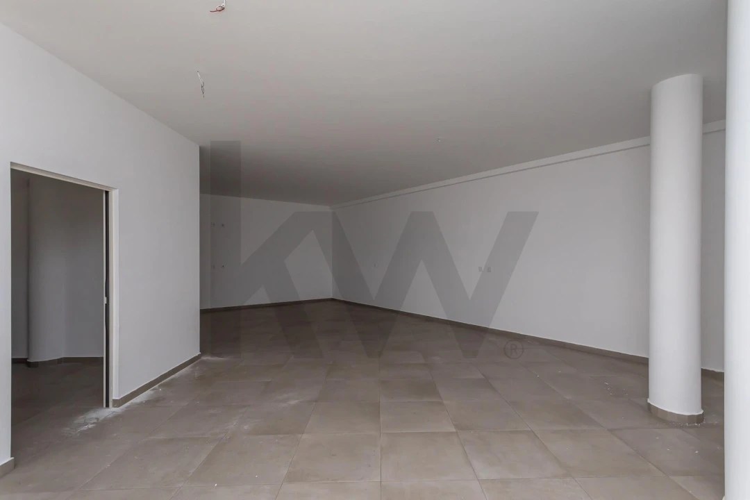 Loja para Venda em Carnaxide e Queijas Foto 22