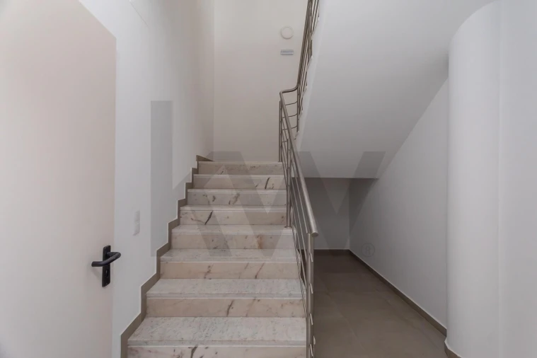 Loja para Venda em Carnaxide e Queijas Foto 16