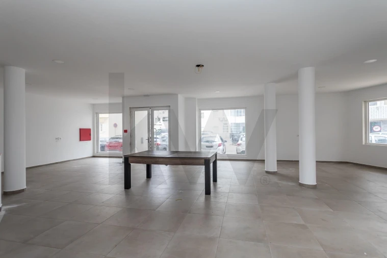 Loja para Venda em Carnaxide e Queijas Foto 9