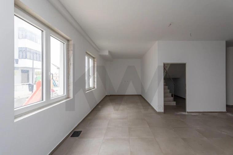 Loja para Venda em Carnaxide e Queijas Foto 21