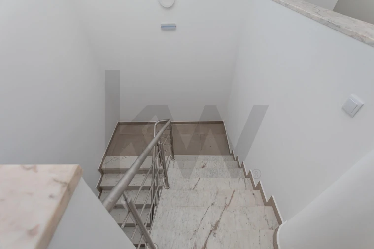 Loja para Venda em Carnaxide e Queijas Foto 15