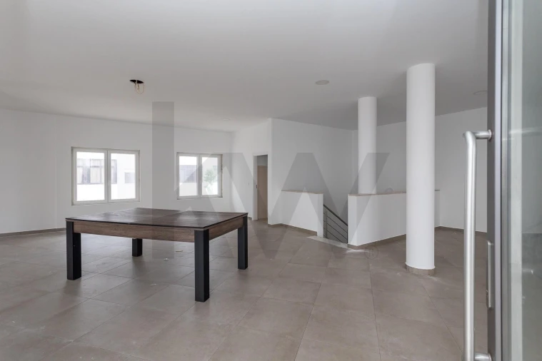 Loja para Venda em Carnaxide e Queijas Foto 6