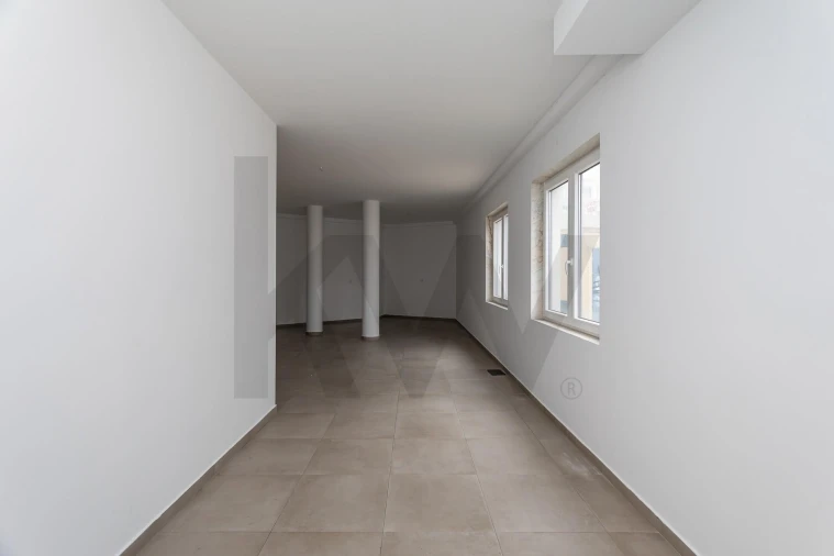 Loja para Venda em Carnaxide e Queijas Foto 23