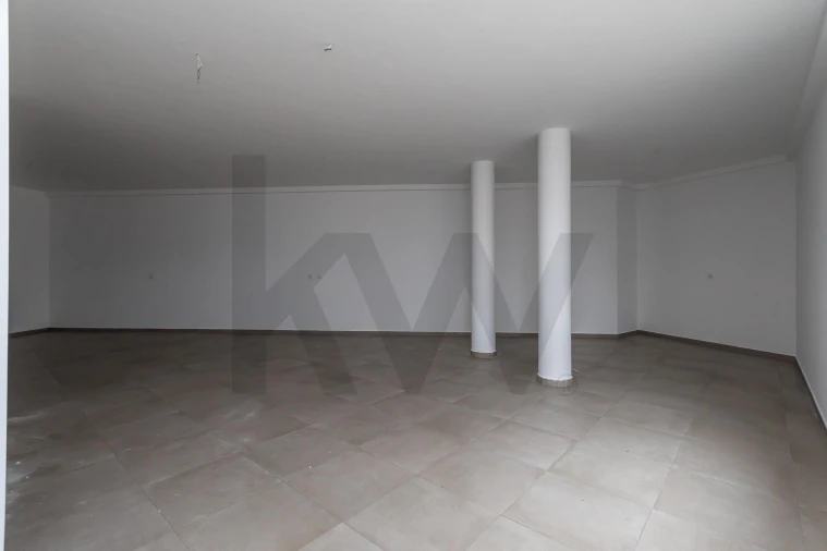 Loja para Venda em Carnaxide e Queijas Foto 24