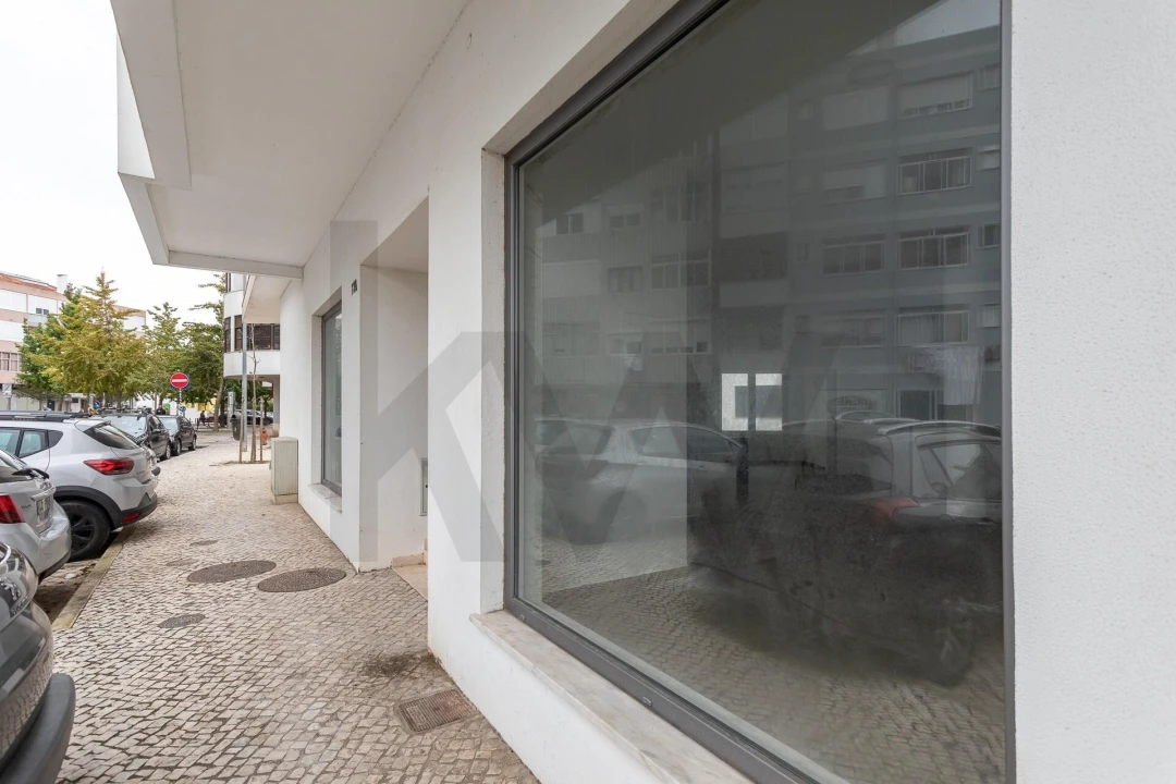 Loja para Venda em Carnaxide e Queijas Foto 8