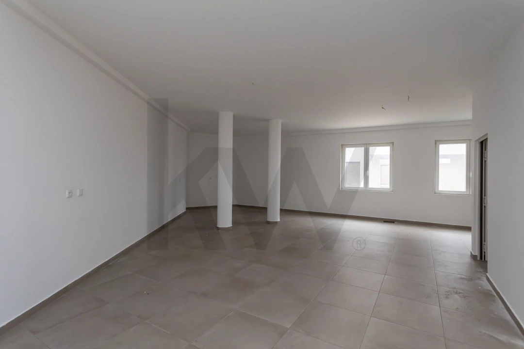 Loja para Venda em Carnaxide e Queijas Foto 19