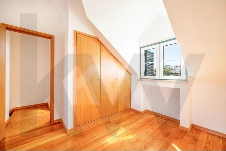 Apartamento T1 para Arrendamento em Lumiar Foto 11