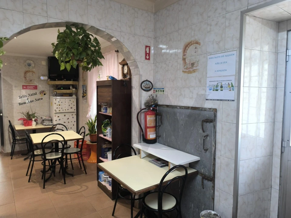 Prédio para Venda em Almada, Cova da Piedade, Pragal e Cacilhas Foto 2