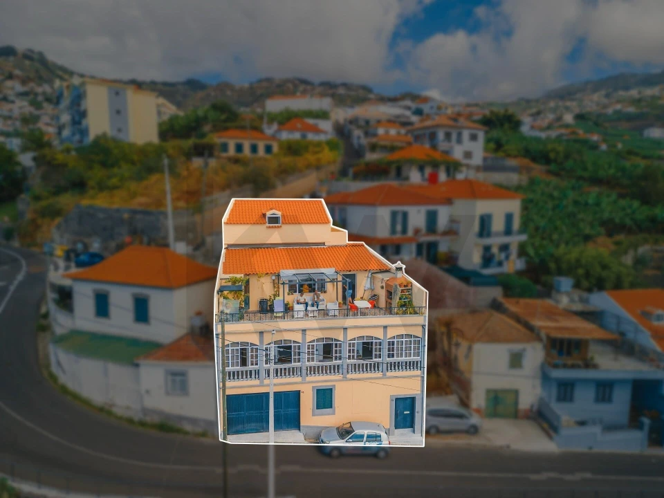 Moradia T4 para Venda em Camara de Lobos Foto 1