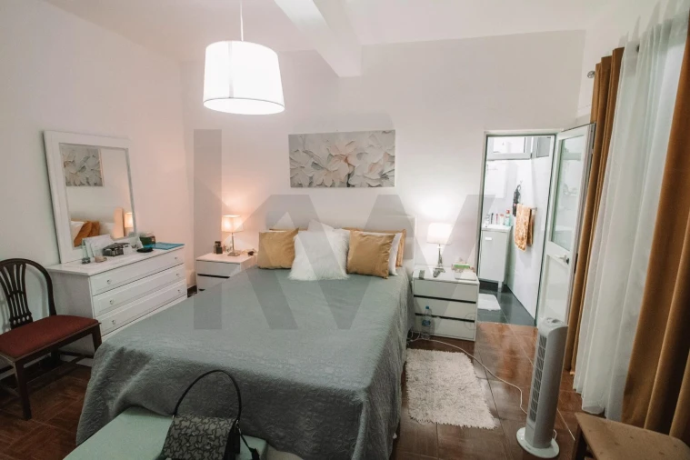 Moradia T4 para Venda em Camara de Lobos Foto 16