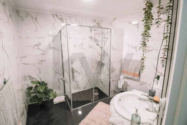 Moradia T4 para Venda em Camara de Lobos Foto 19