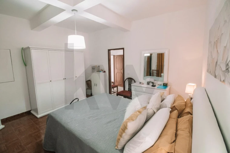 Moradia T4 para Venda em Camara de Lobos Foto 18