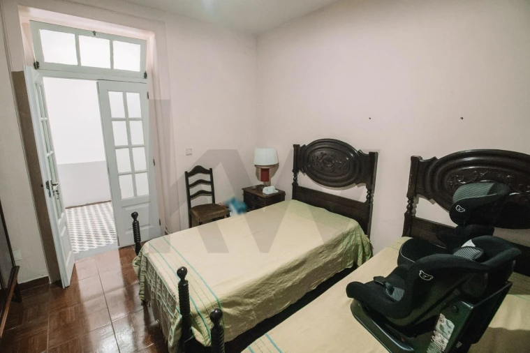 Moradia T4 para Venda em Camara de Lobos Foto 6