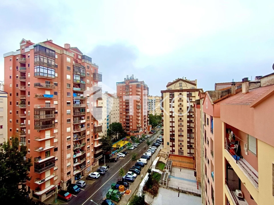 Apartamento T2 para Venda em Algueirão-Mem Martins Foto 25