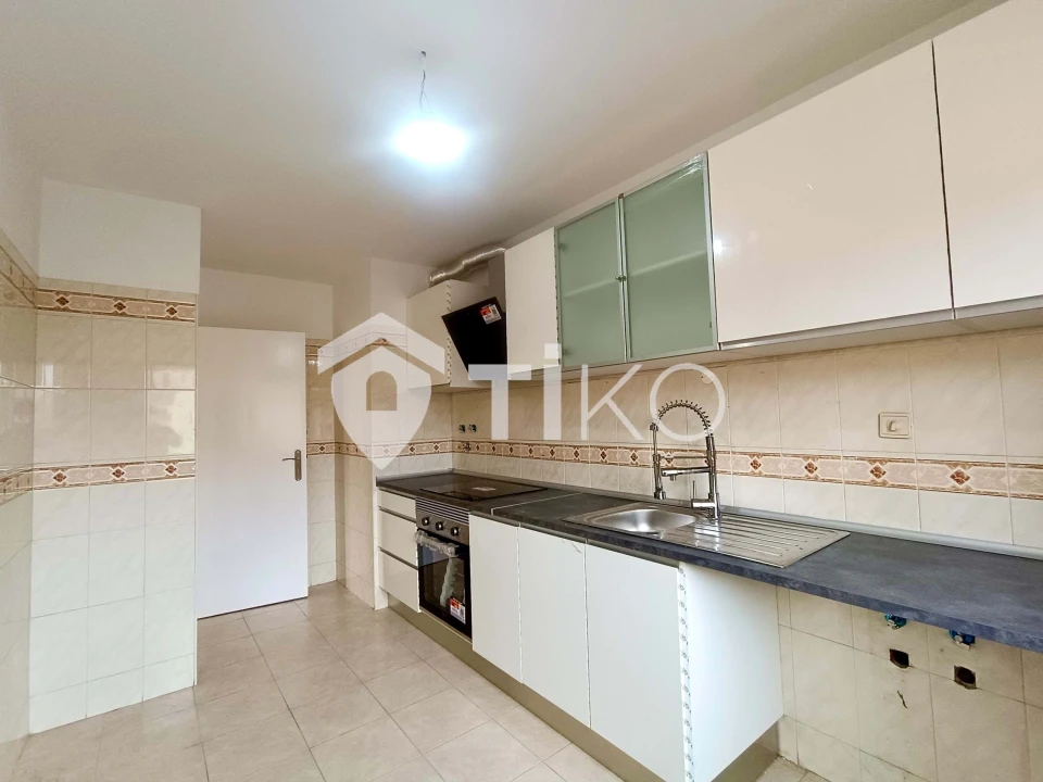 Apartamento T2 para Venda em Algueirão-Mem Martins Foto 3