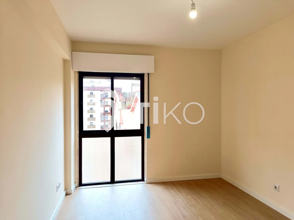 Apartamento T2 para Venda em Algueirão-Mem Martins Foto 16