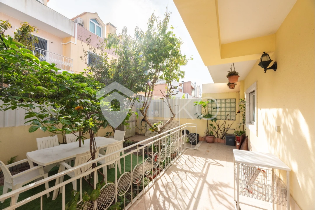 Moradia T4 para Venda em Charneca de Caparica e Sobreda Foto 54