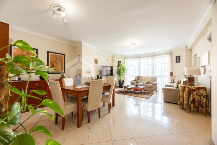 Moradia T4 para Venda em Charneca de Caparica e Sobreda Foto 24