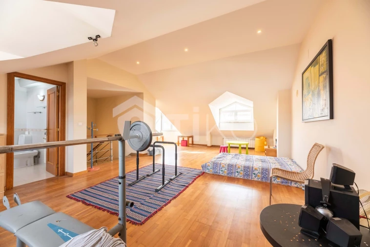 Moradia T4 para Venda em Charneca de Caparica e Sobreda Foto 48