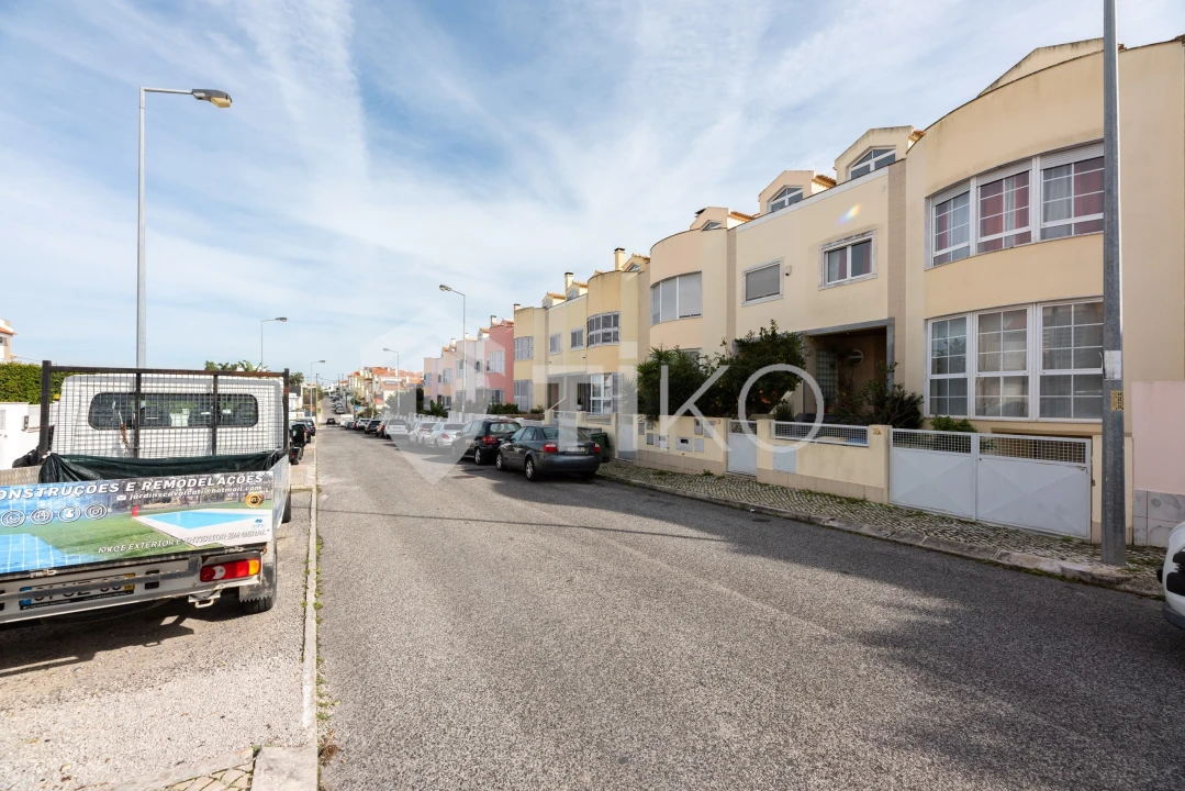 Moradia T4 para Venda em Charneca de Caparica e Sobreda Foto 59