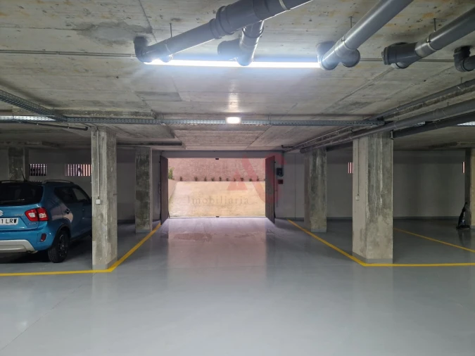 Apartamento T2 para Venda em Creixomil Foto 17