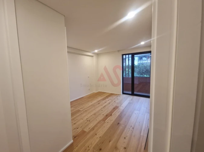 Apartamento T2 para Venda em Creixomil Foto 8