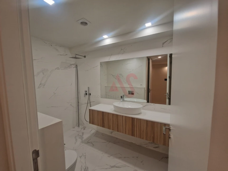 Apartamento T2 para Venda em Creixomil Foto 10