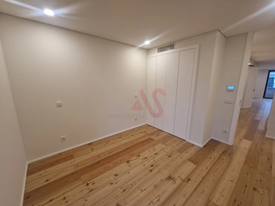 Apartamento T2 para Venda em Creixomil Foto 7