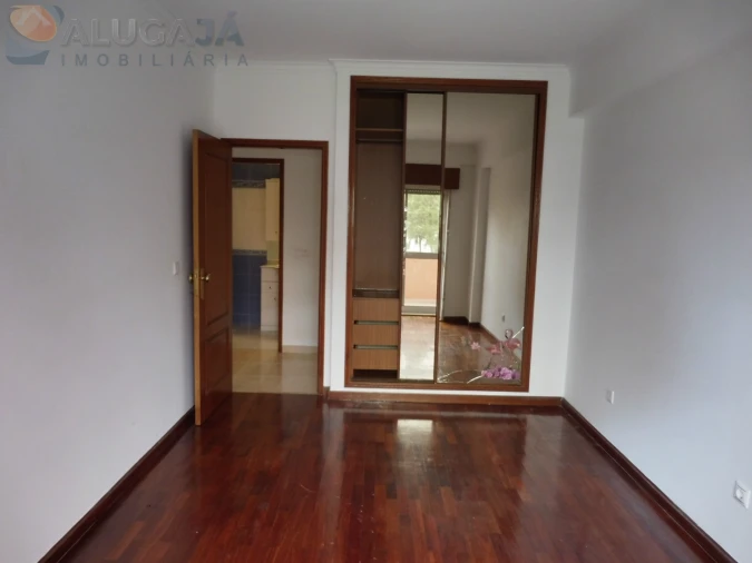 Apartamento T1 para Arrendamento em Cacém e São Marcos Foto 10