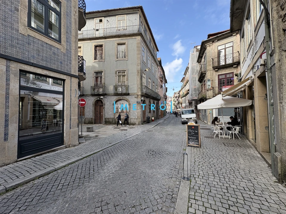 Prédio para Venda em Santa Marinha e São Pedro da Afurada Foto 10