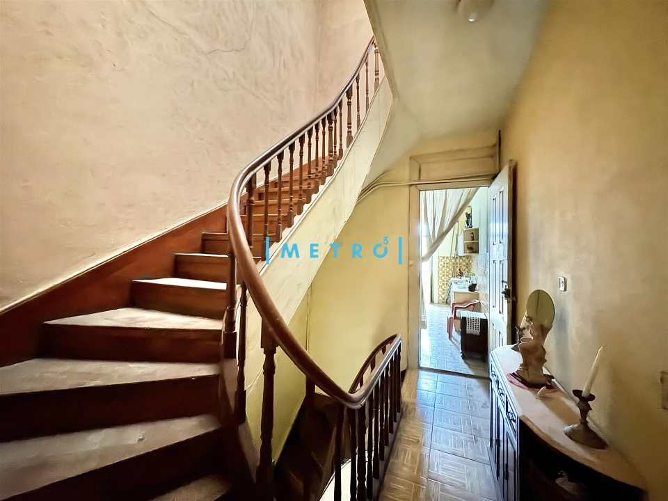 Prédio para Venda em Santa Marinha e São Pedro da Afurada Foto 1