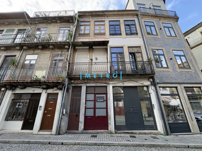 Prédio para Venda em Santa Marinha e São Pedro da Afurada Foto 9