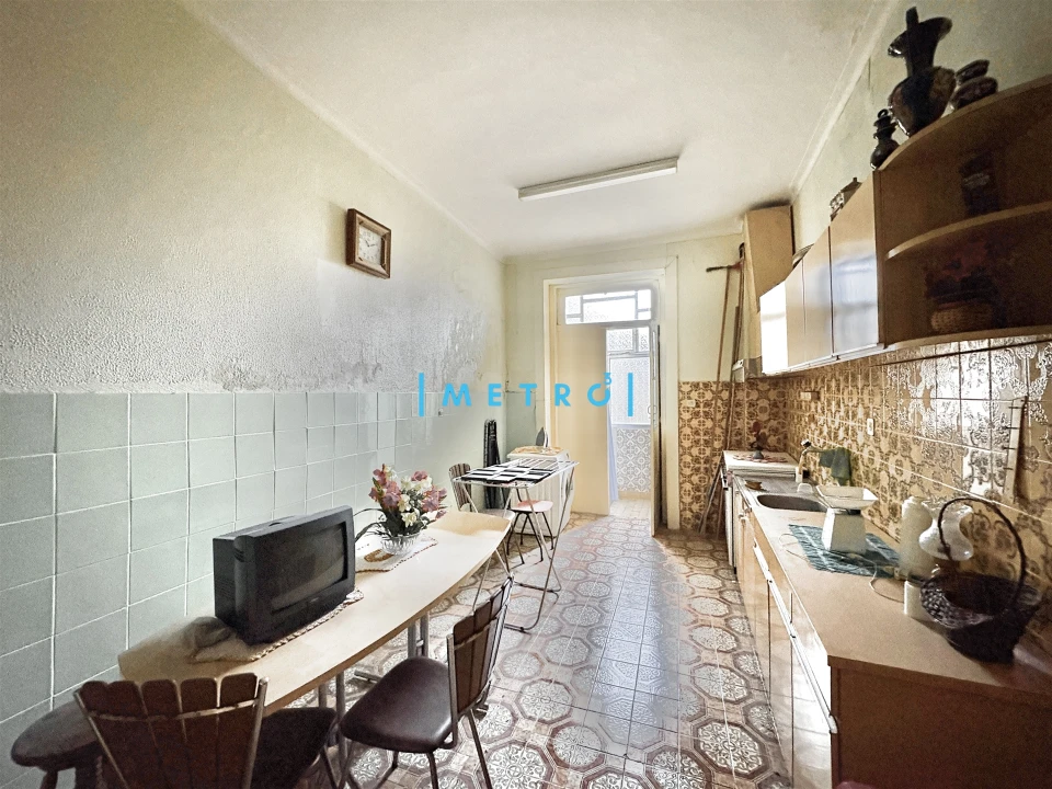 Prédio para Venda em Santa Marinha e São Pedro da Afurada Foto 2