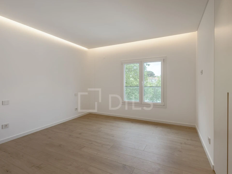 Apartamento T3 para Venda em Carcavelos e Parede Foto 9