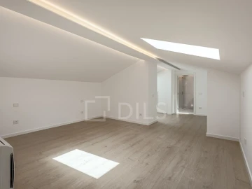 Apartamento T3 para Venda em Carcavelos e Parede