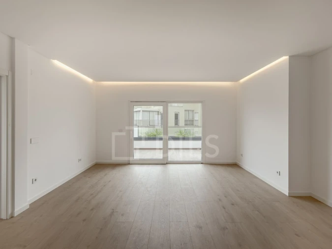Apartamento T3 para Venda em Carcavelos e Parede Foto 13