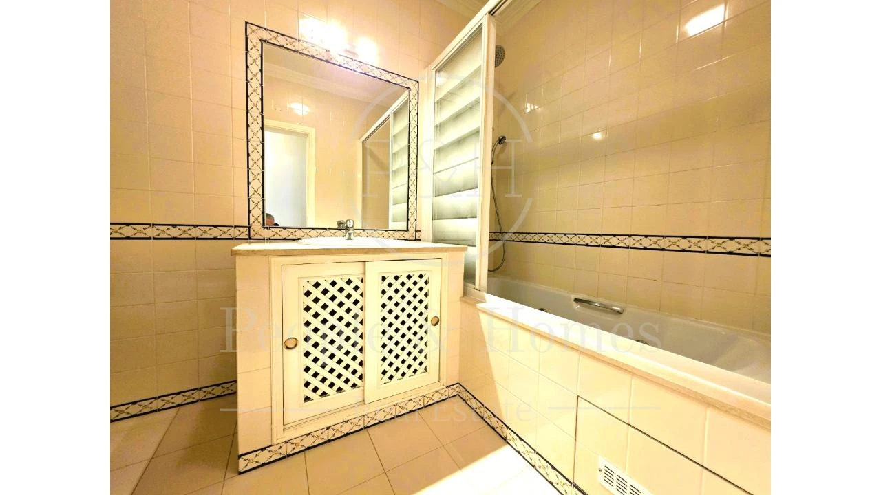 Apartamento T1 para Venda em Carcavelos e Parede Foto 17