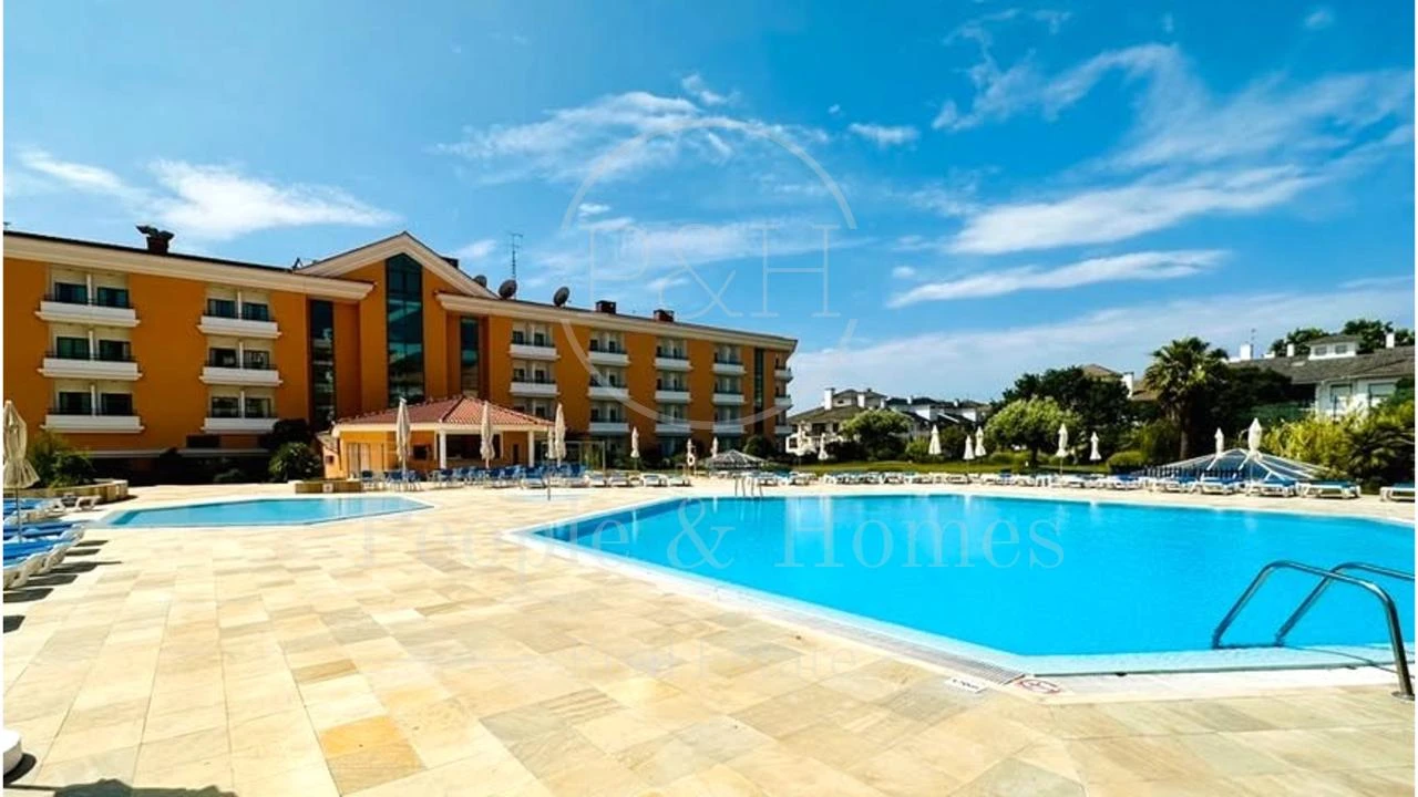 Apartamento T1 para Venda em Carcavelos e Parede Foto 1