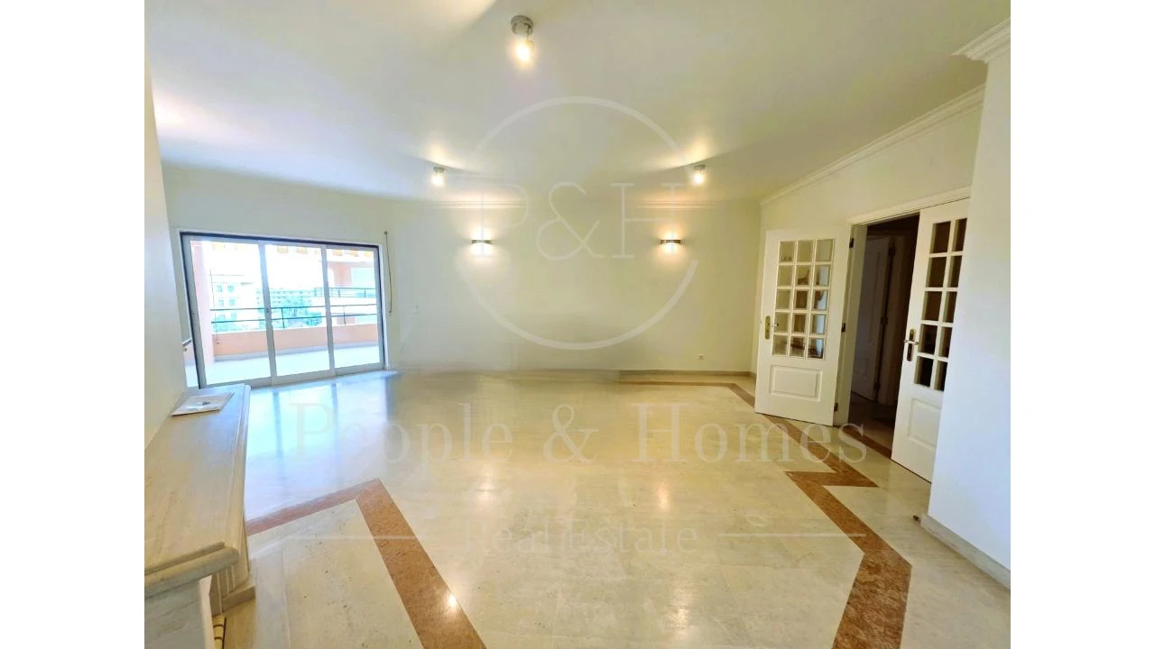 Apartamento T1 para Venda em Carcavelos e Parede Foto 7